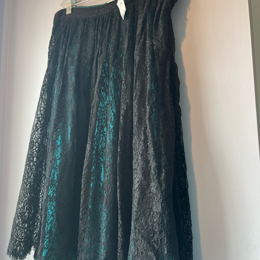 Wyeth by Todd Magill Black Lace Skirt with Teal Lining